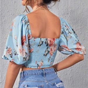 NWT Puffed Sleeve Blue Floral Top, pale blue Lily, juniors size XL